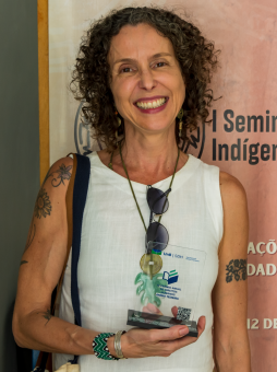 Viviane de Melo Resende Viviane de Melo Resende